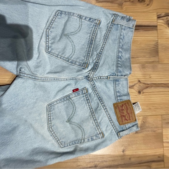 Levi's Straight Leg Jeans in Light Blue - Picture 4 of 4